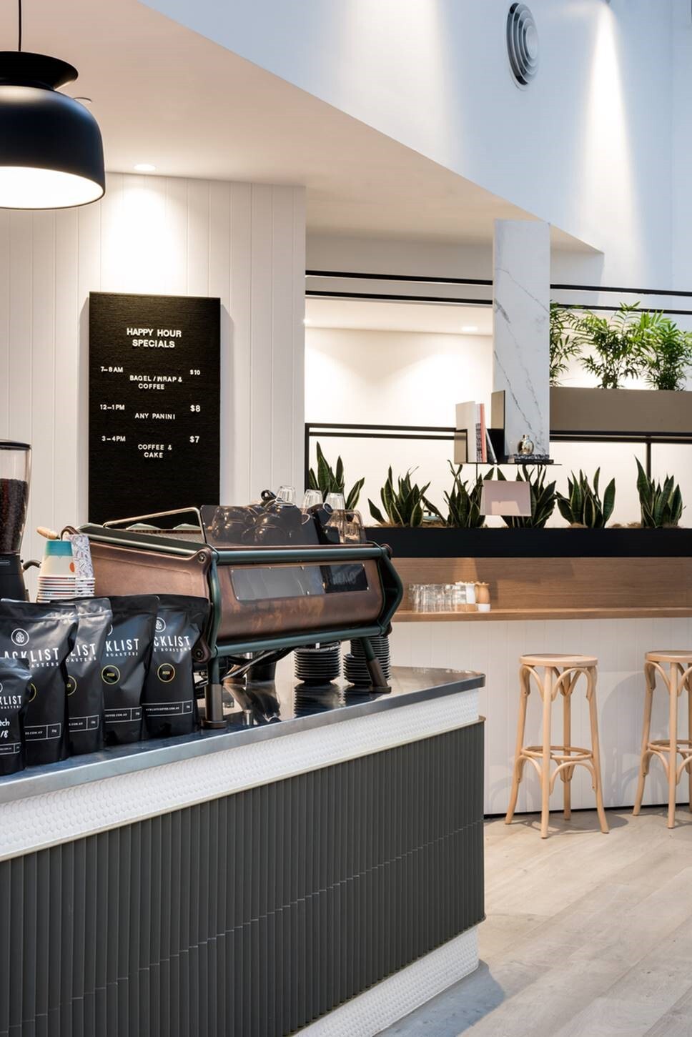 BAR FRONT CENTRE STRIP FEATURE TILE: Rombini Triangle Small Green