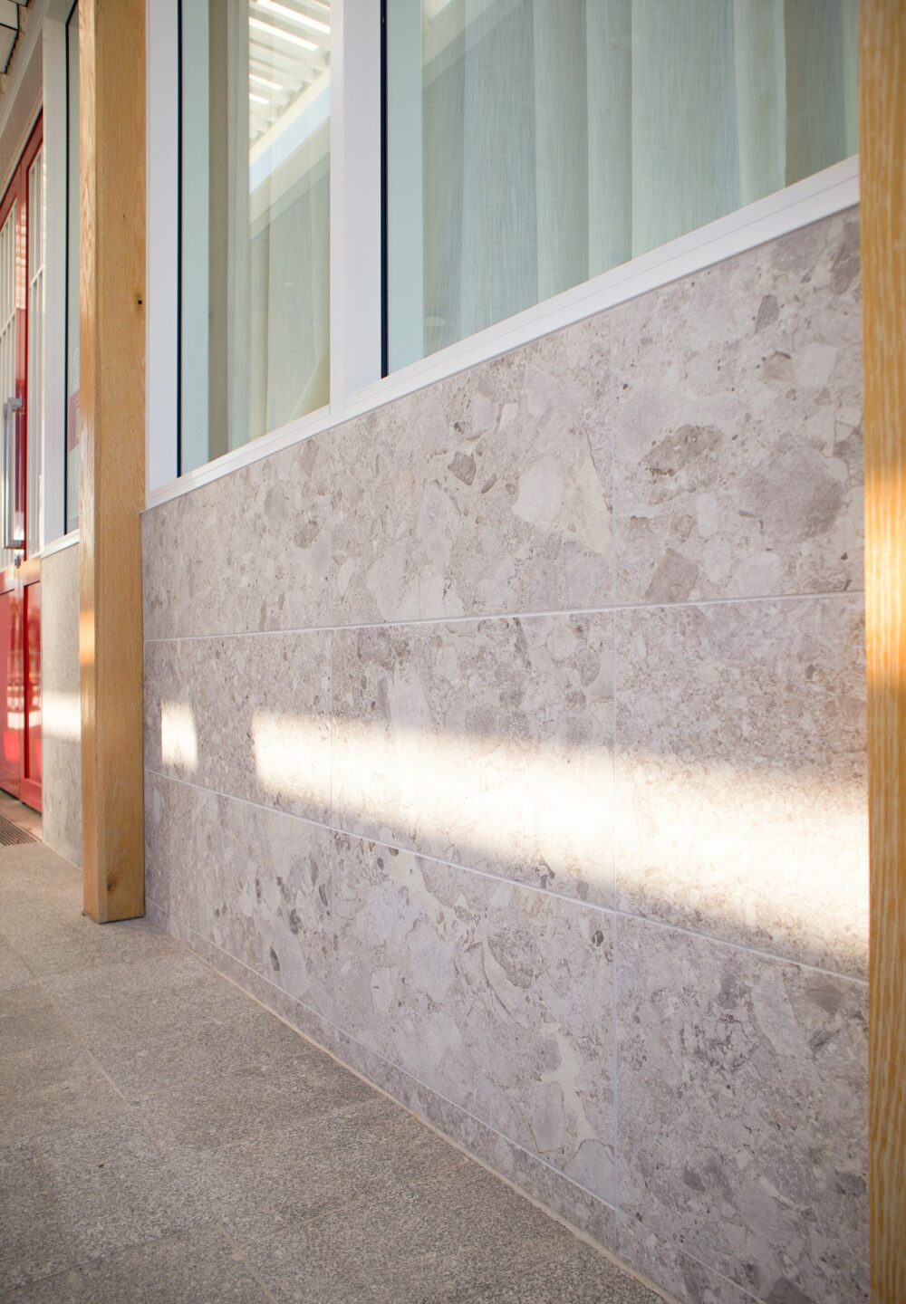 WALL FEATURE TILE: Frammenta Bianco