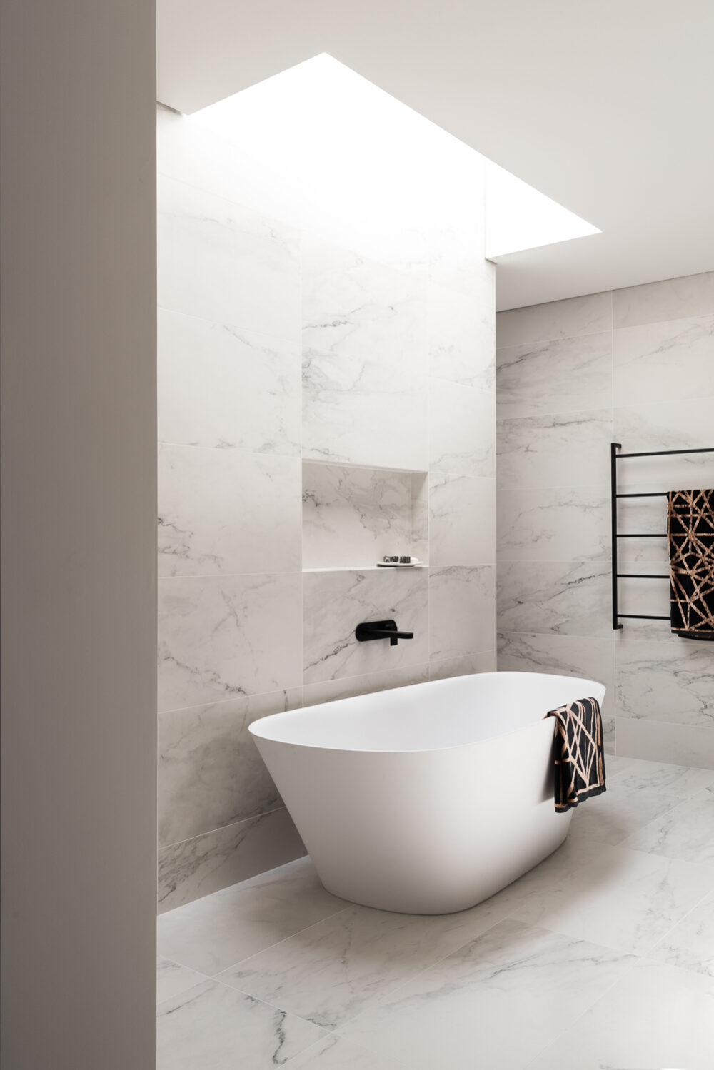 FLOOR &amp; WALL TILES: Stone Calacatta Smooth