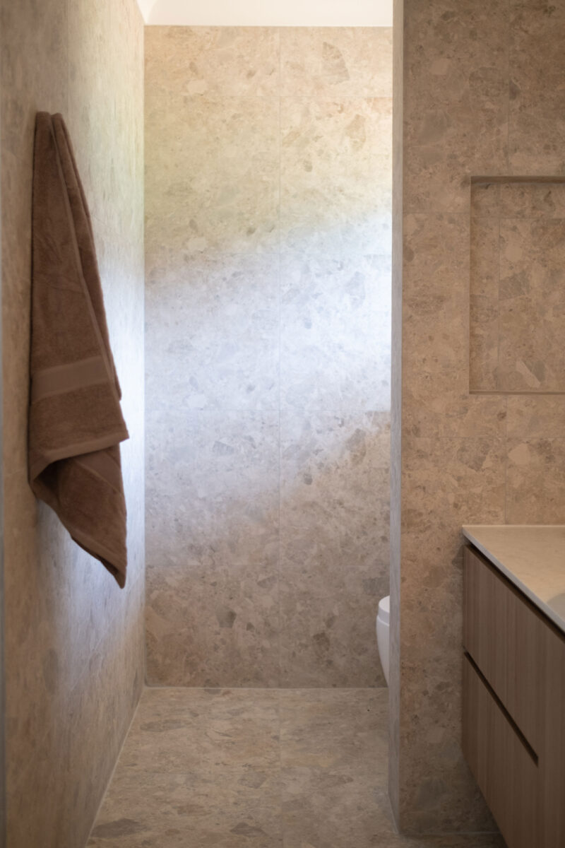 Robusta Beige bathroom 12