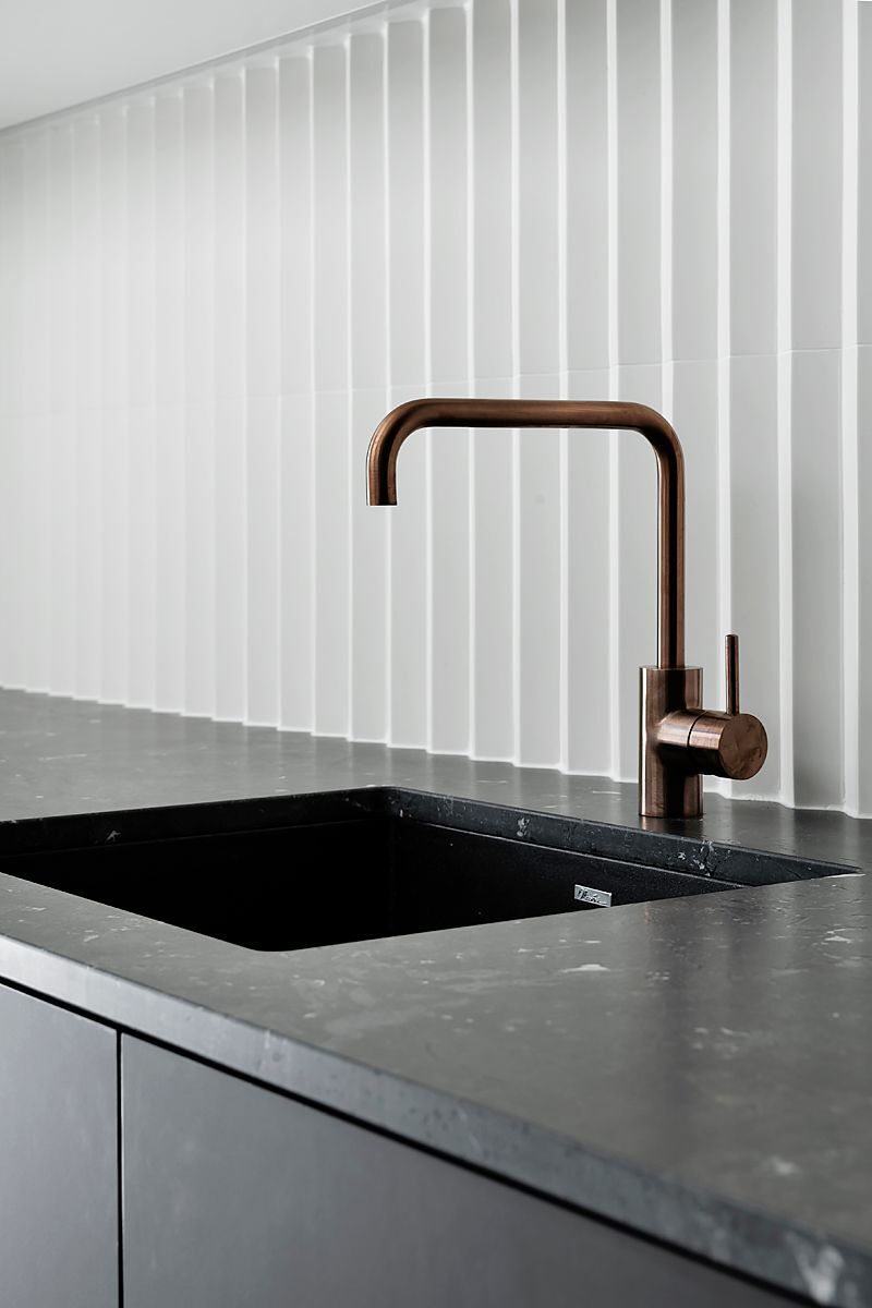 SPLASHBACK TILES: Rombini Triangle Large White