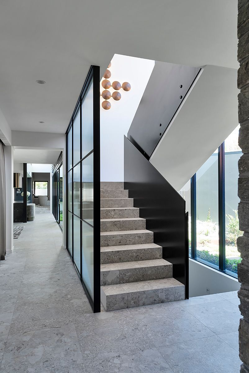 FLOOR &amp; STAIR TILES: Frammenta Bianco