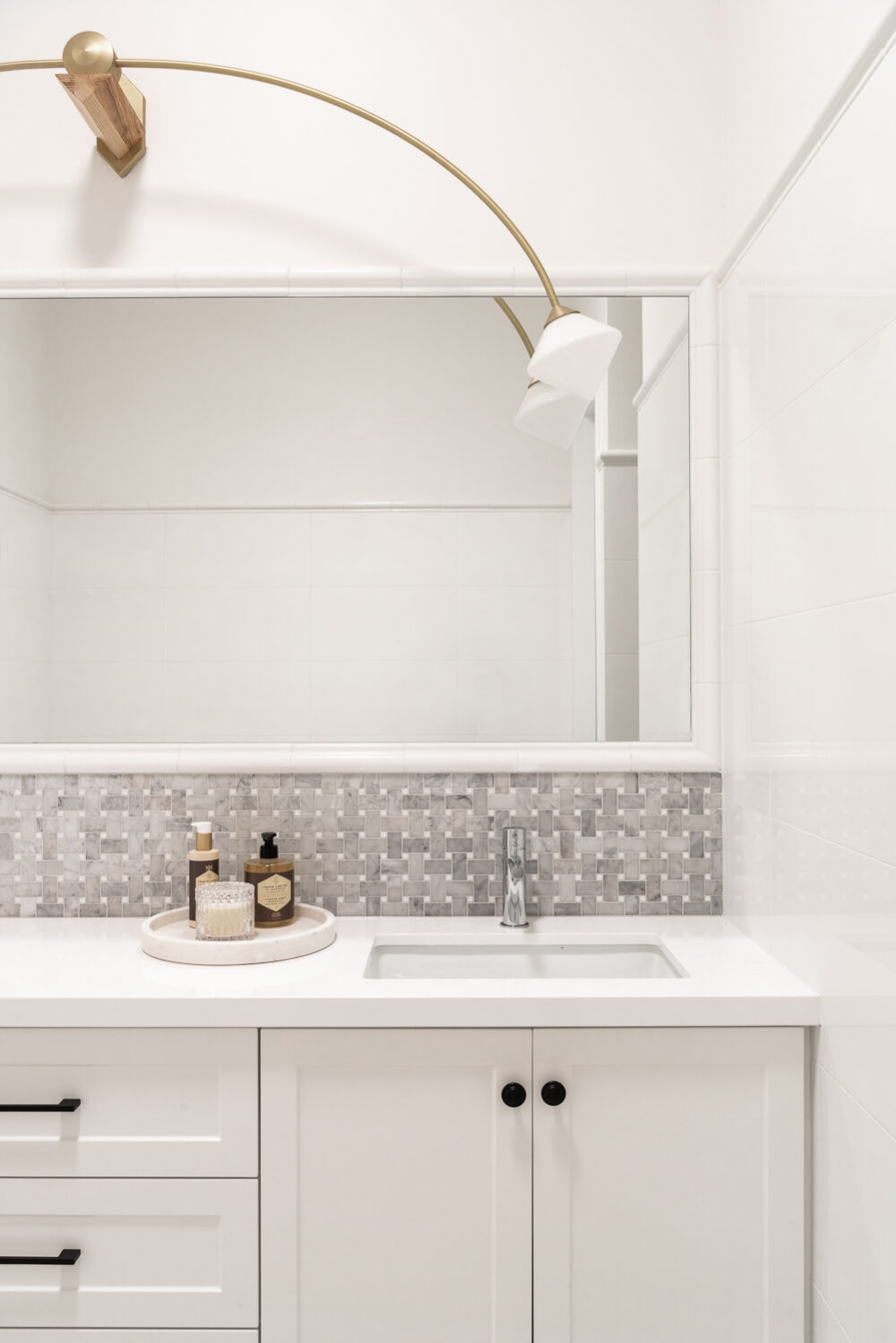 SPLASHBACK TILES: Basketweave Carrara C Honed &amp; Thassos Dot Polished (Order In)