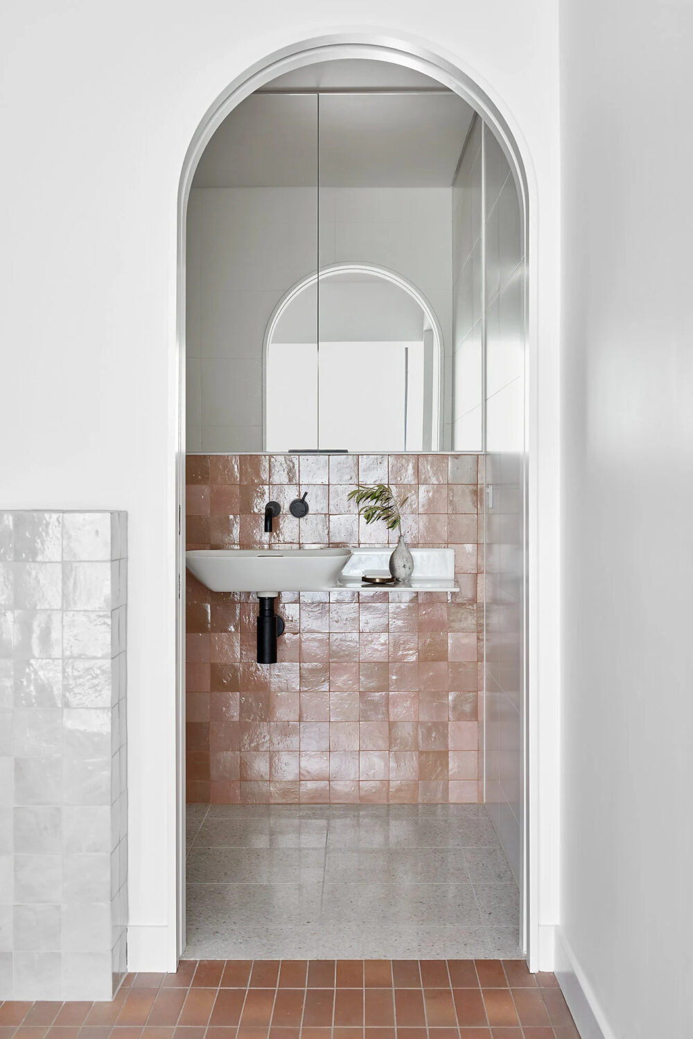 FRONT FEATURE TILES: Zellige Lily
BACK FEATURE TILES: Zellige Blush