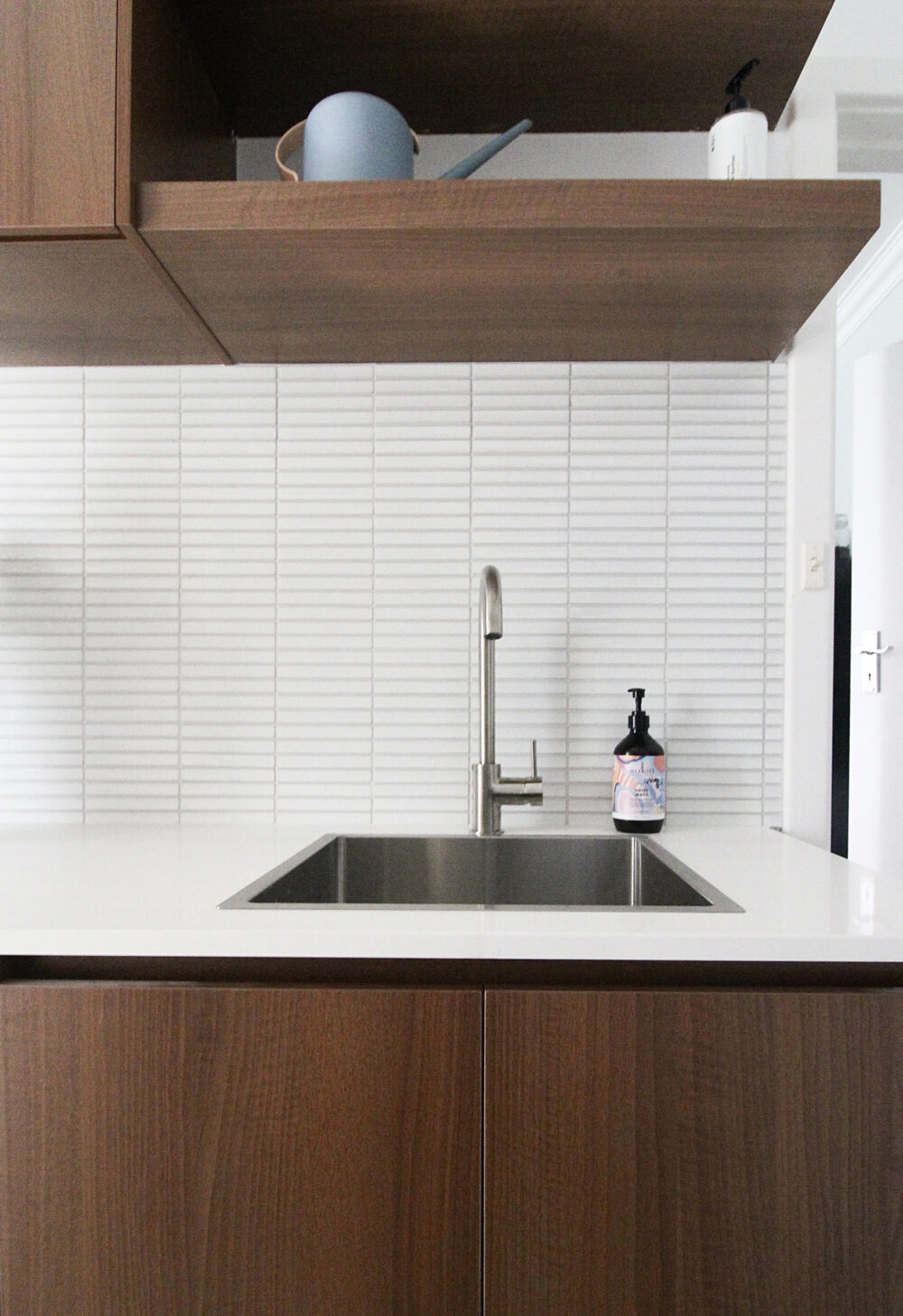 SPLASHBACK TILES: Vintage White Kitkat