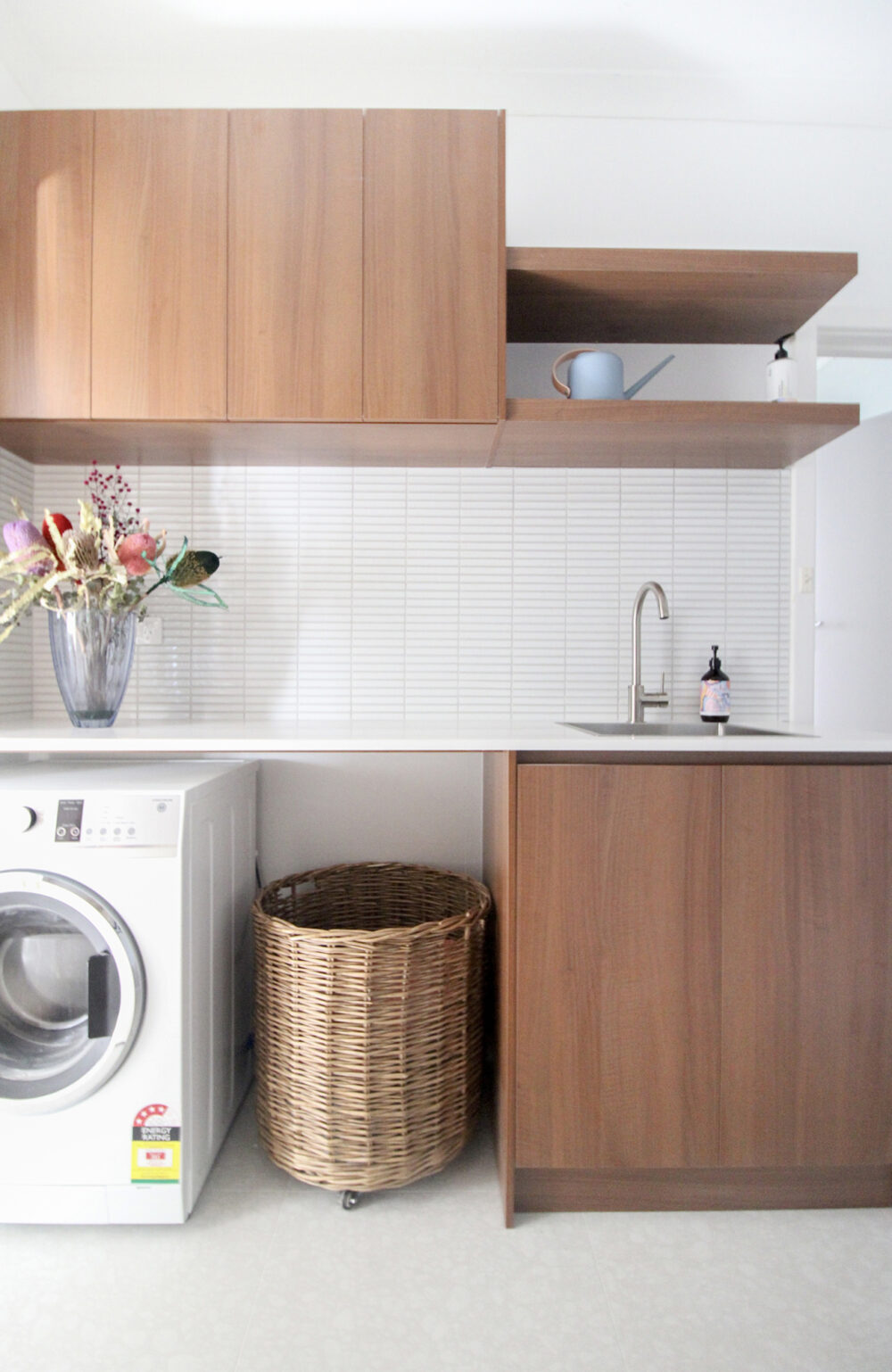 FLOOR TILES: Medley Pop White
SPLASHBACK TILES: Vintage White Kitkat