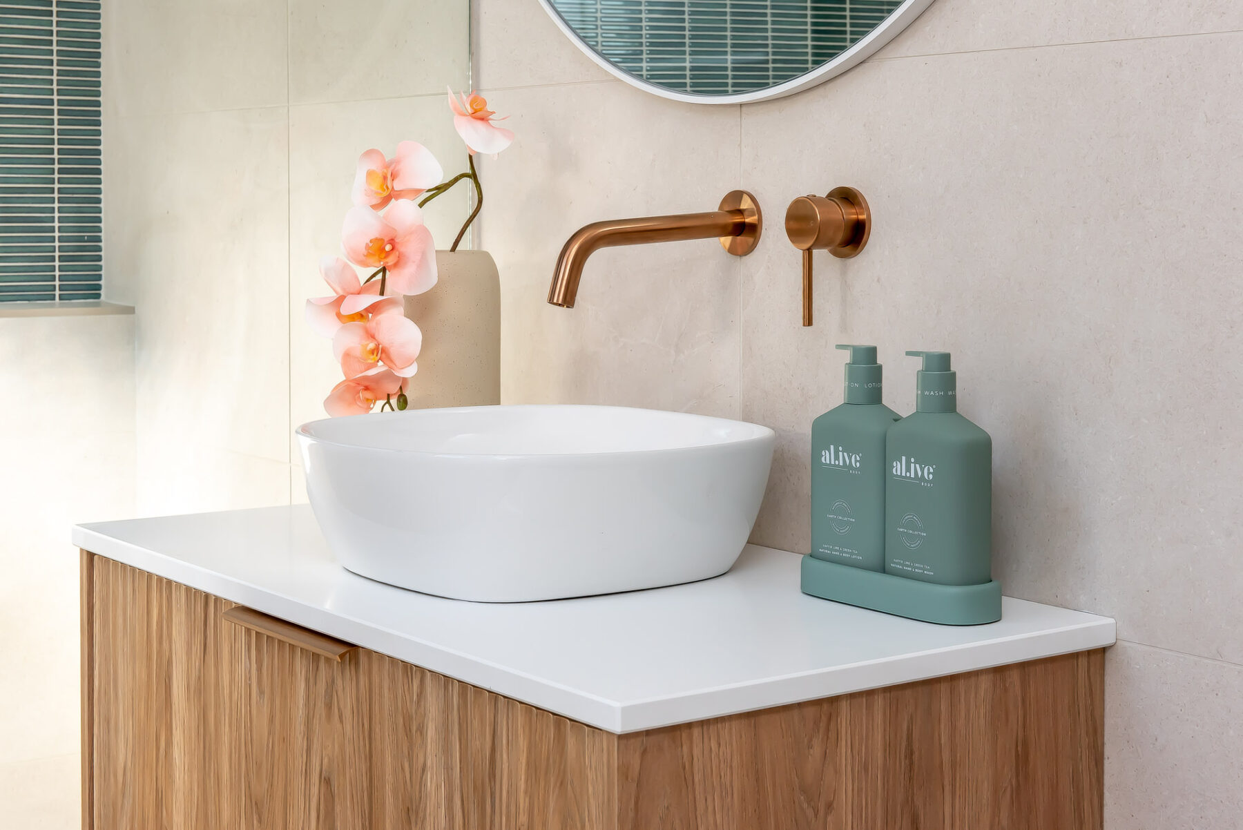 FLOOR &amp; WALL TILES: Nux White Matt