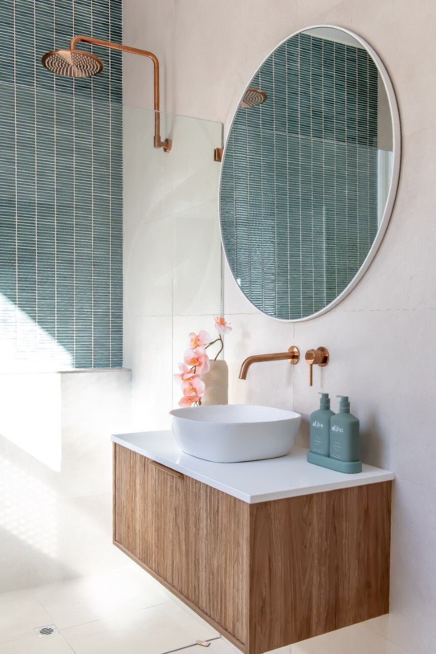 FLOOR &amp; WALL TILES: Nux White Matt
FEATURE WALL TILES: Mini Dark Green Kitkat