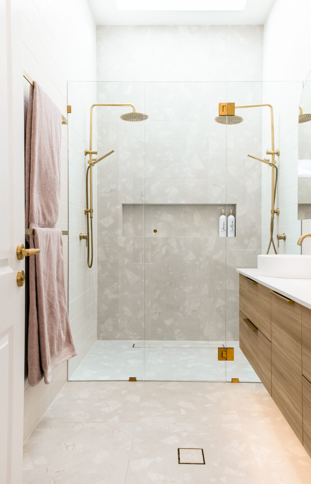 WALL TILES: Matt White Kitkat
FLOOR &amp; FEATURE WALL TILES: Medley Rock White