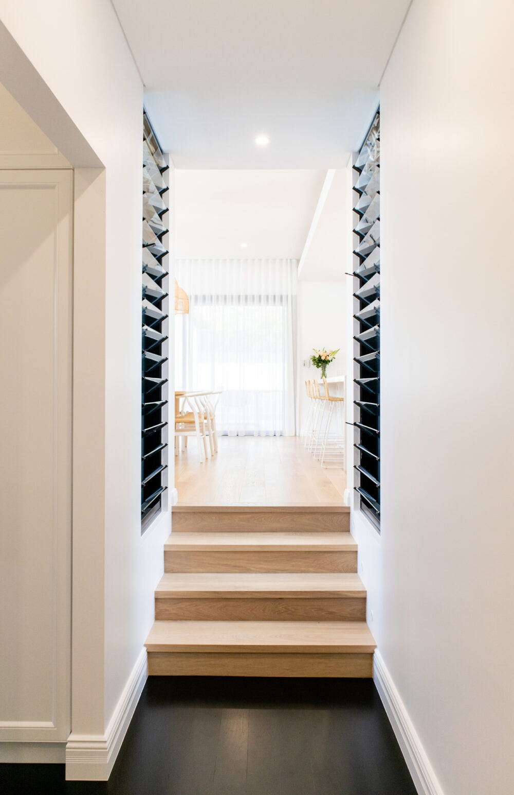 8 insitu seaview terrace kitchen entrance