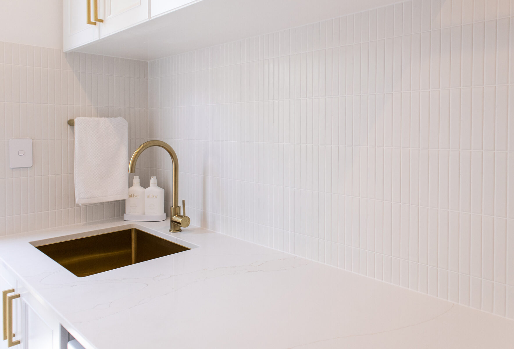 5 insitu seaview terrace laundry matt white kitkat medley rock white 3