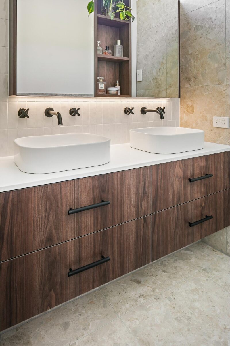 Silq robustaivory bejmatwhitegloss bathroom 4