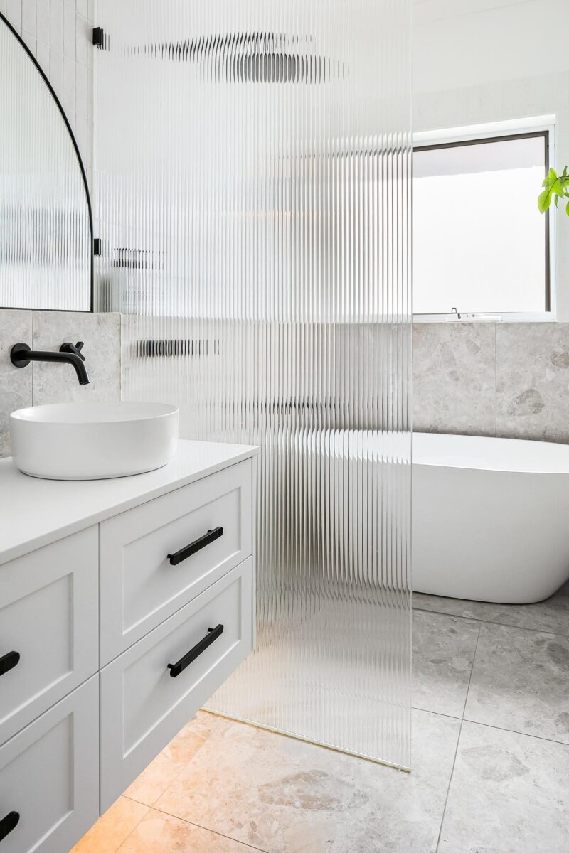 Silq robustaivory bejmatwhitegloss bathroom 8