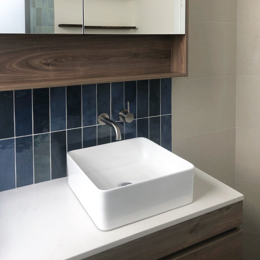 SPLASHBACK TILES: Artisan Colonial Blue