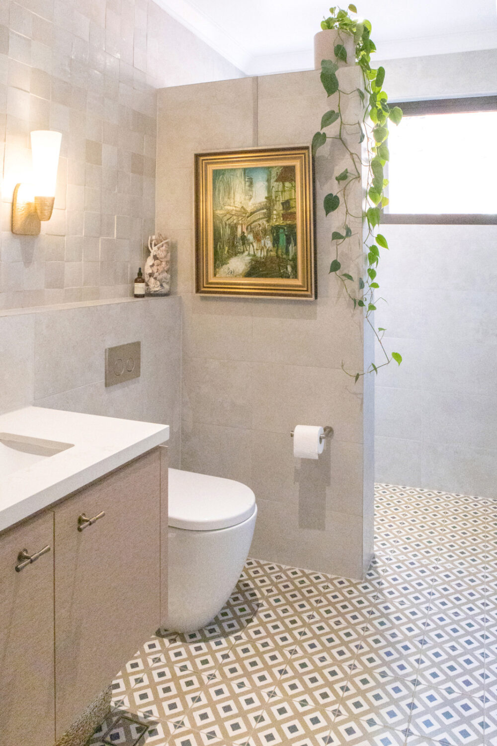 FLOOR TILES: City Colours
WALL TILES: Stellar Ivory: 300x600mm
FEATURE TILES: Zellige Lily