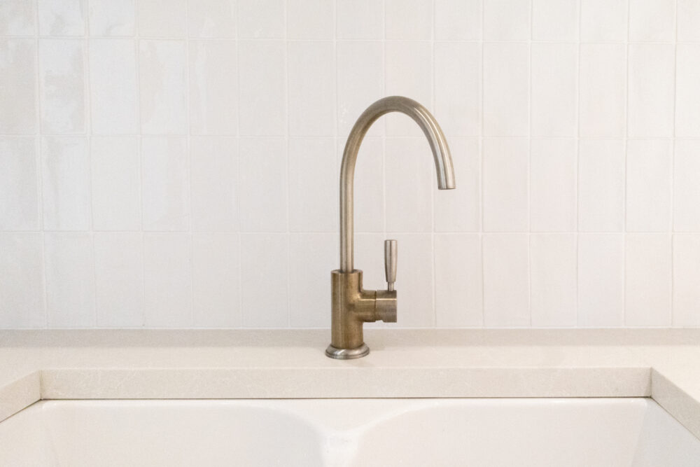 SPLASHBACK TILES: Masia Blanco Gloss: 75x150mm, Masia Blanco Matt: 75x150mm