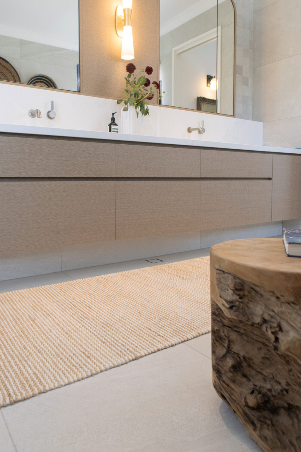 FLOOR TILES: Nordic Stone Islanda Natural: 600x600mm
WALL TILES: Nordic Stone Islanda Satin Honed: 600x1200mm
FEATURE TILES: Zellige Lily