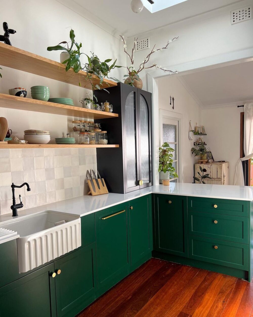 PHOTO CREDIT: Emma MacFarlane
KITCHEN SPLASHBACK: Zellige White Matt