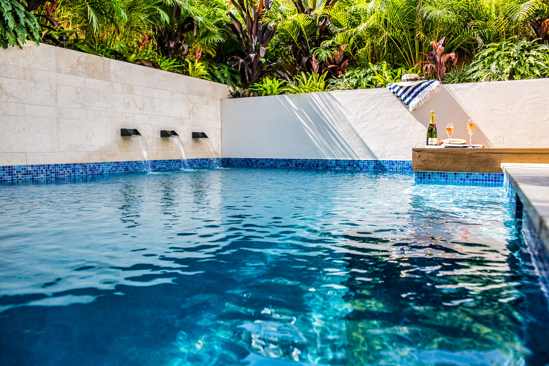 LIZ Mosaic Pool