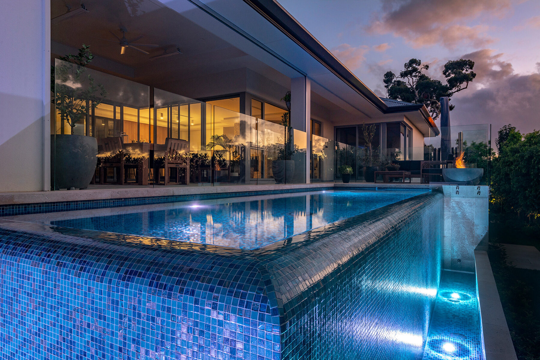 SALICE Mosaic Blend Swimming Pool 02