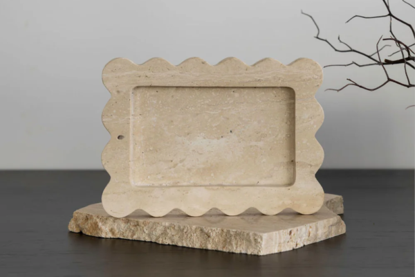 Palazzo Scalloped Tray - Small - Beige Travertine