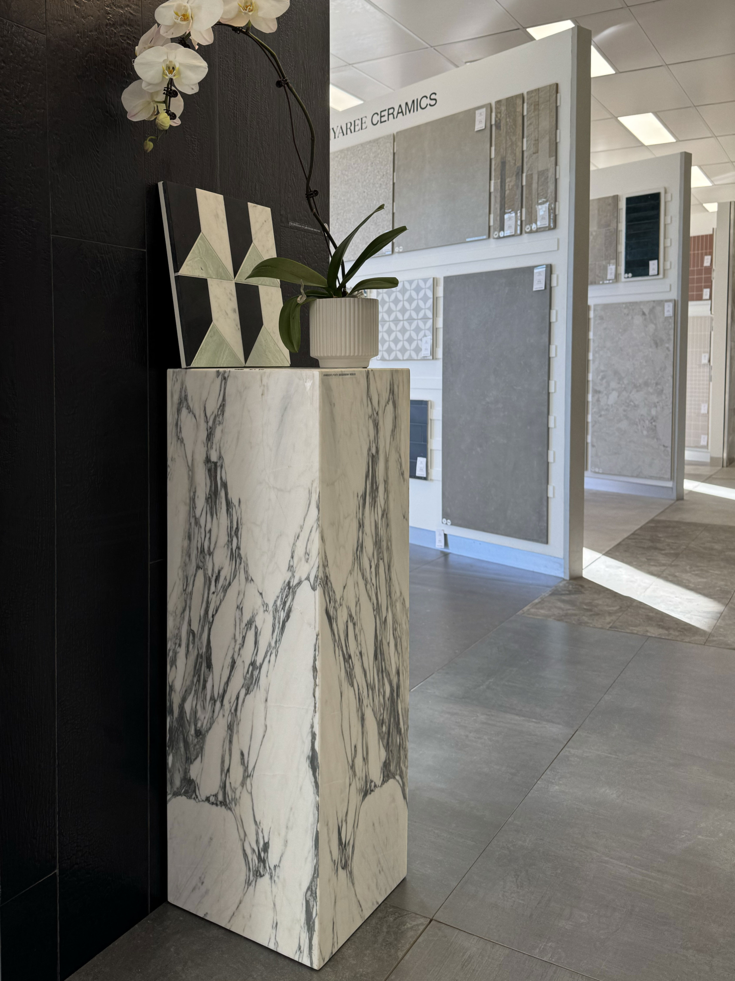 Plinth - Arabescato