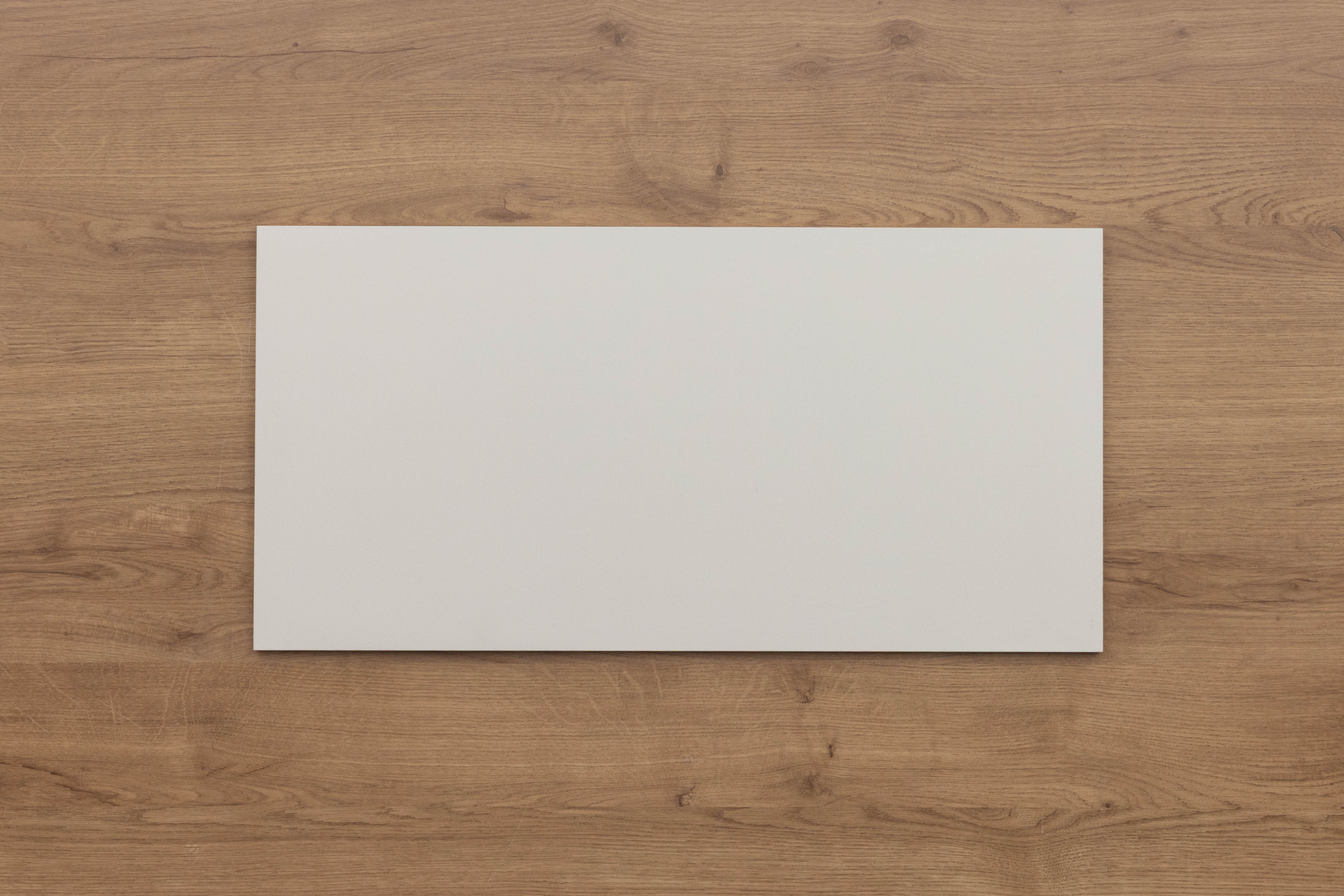CJ White 300x600mm 3