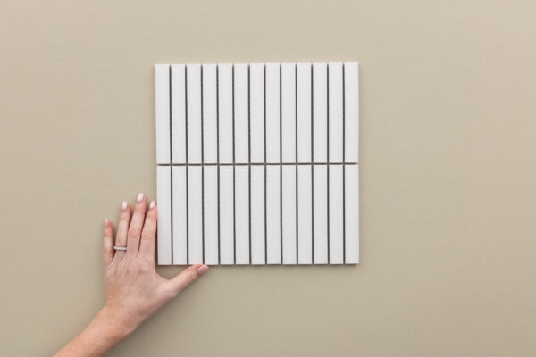 Gloss White Kitkat 296x299mm (Chip: 20x145mm)