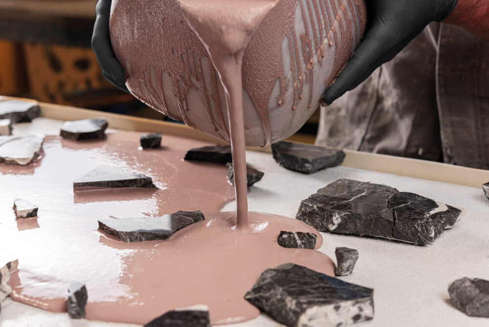 Pour