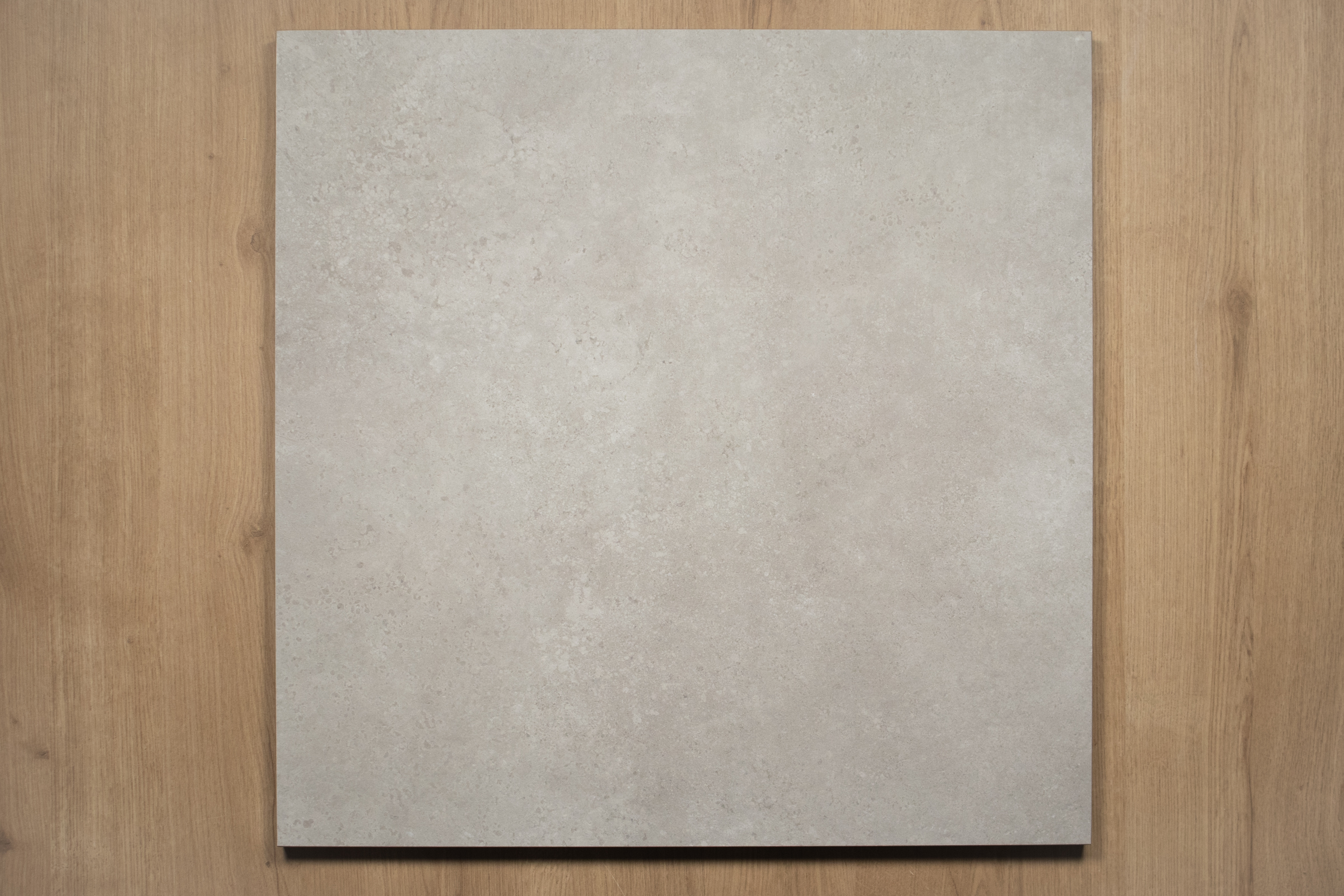 Konkrit Light Grey Anti Slip Paver 600x600x20mm 1