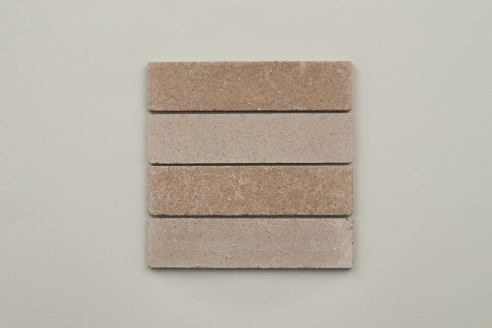 Pietra Cromie Consolare Bianco IN By La Pietra Compattata

