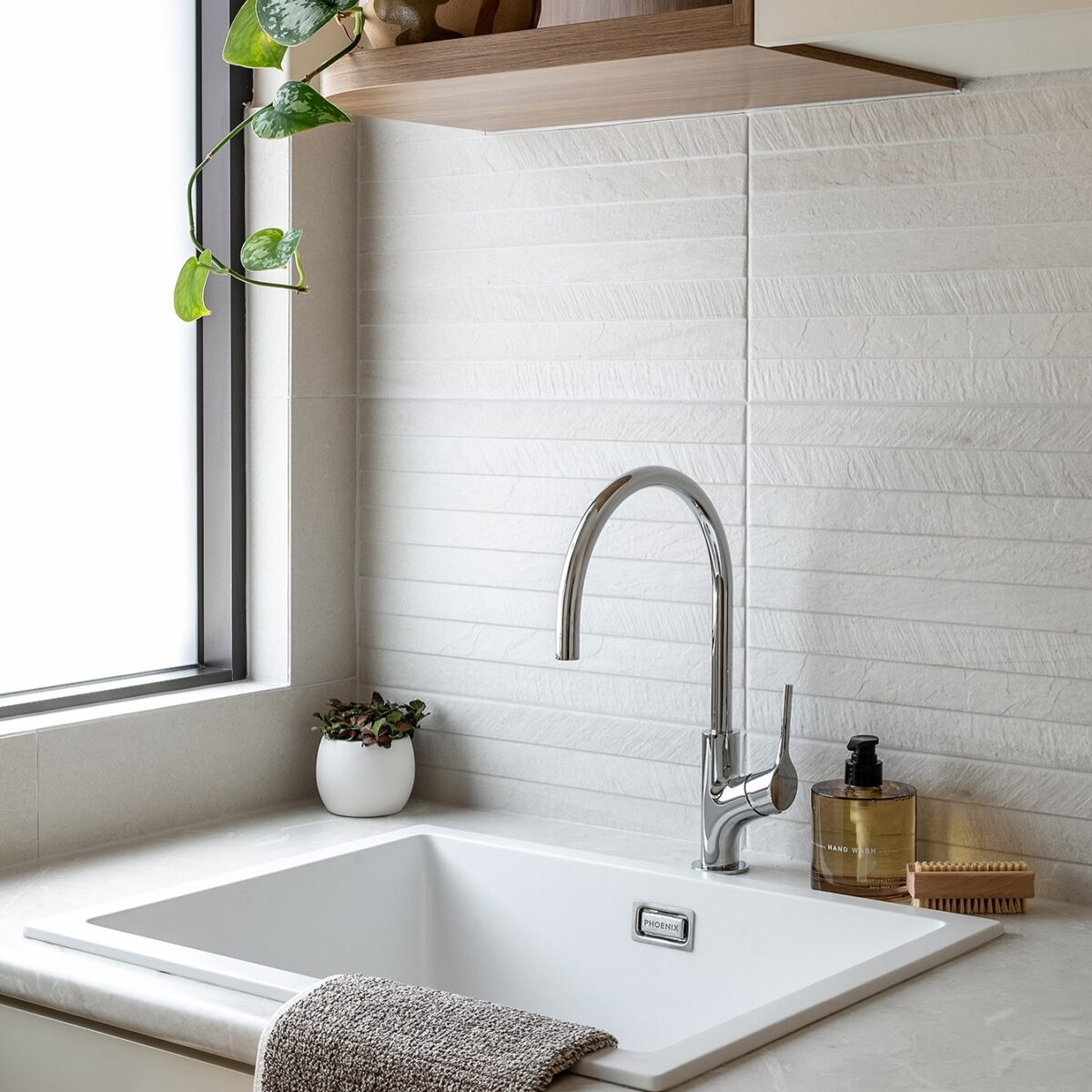 AT Reval Perla Rlv Decor Brookelyn Interiors Photo silvertone Photo
