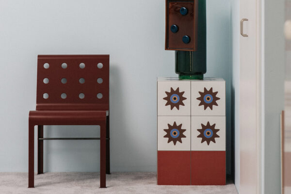 Mattonelle Margherita Plinth - Star and Marghe Terracotta Plinth